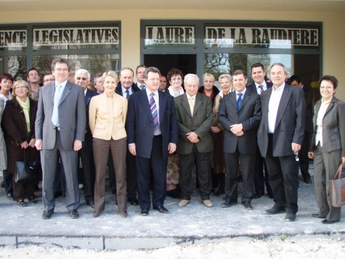 Flash-back Campagne l&eacute;gislative 2007 - Fran&ccedil;ois Fillon &agrave; la permanence