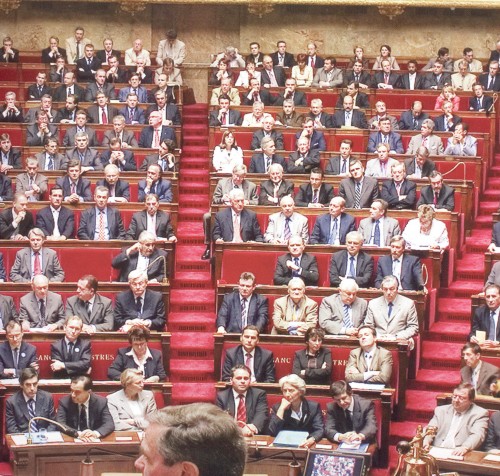 A l'Assembl&eacute;e, au dernier rang !