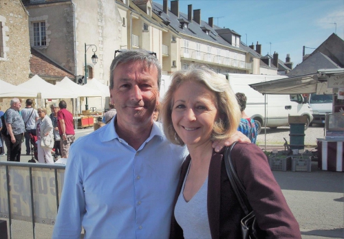 ....ou je tombe sur mon voisin, le député Philippe Vigier lui aussi en plein "tractage"...