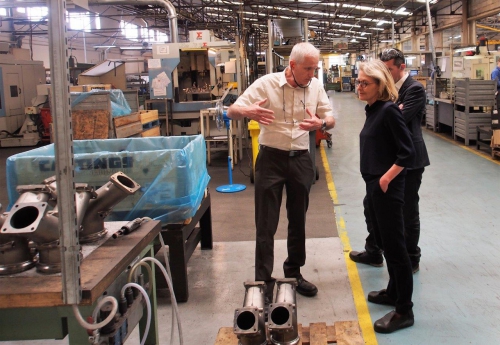 ... qui elle aussi se réjouit de la reprise mondiale de l'industrie du machinisme agricole...